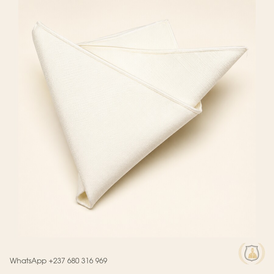 Pochette de costume blanc ivoire, modèle PC-010